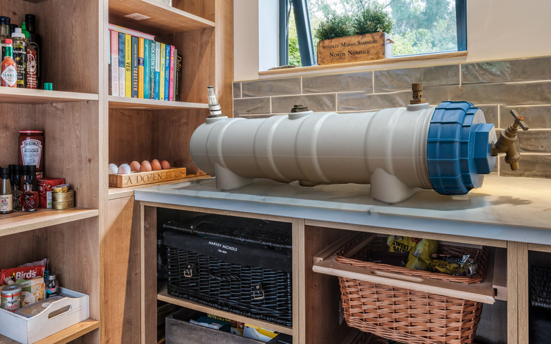 Laden Sie das Bild in Galerie -Viewer, A LifeSaver C1 purifier installed on a kitchen work top