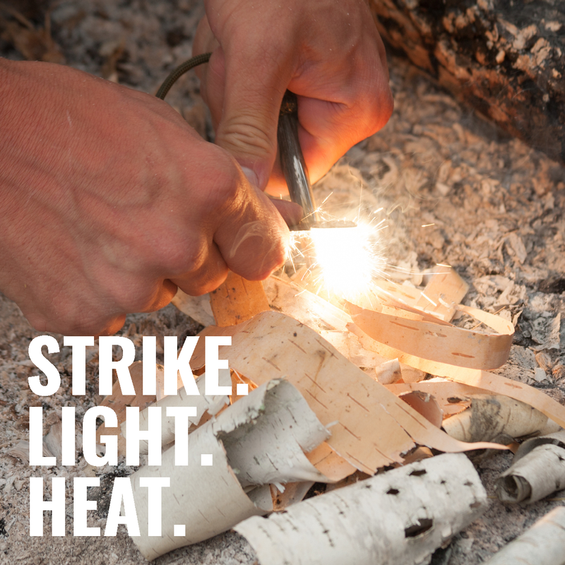 Laden Sie das Bild in Galerie -Viewer, Close up showing how to se the LifeSaver Fire Starter