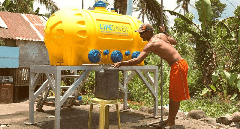 Laden Sie das Bild in Galerie -Viewer, LifeSaver C2 humanitarian water aid