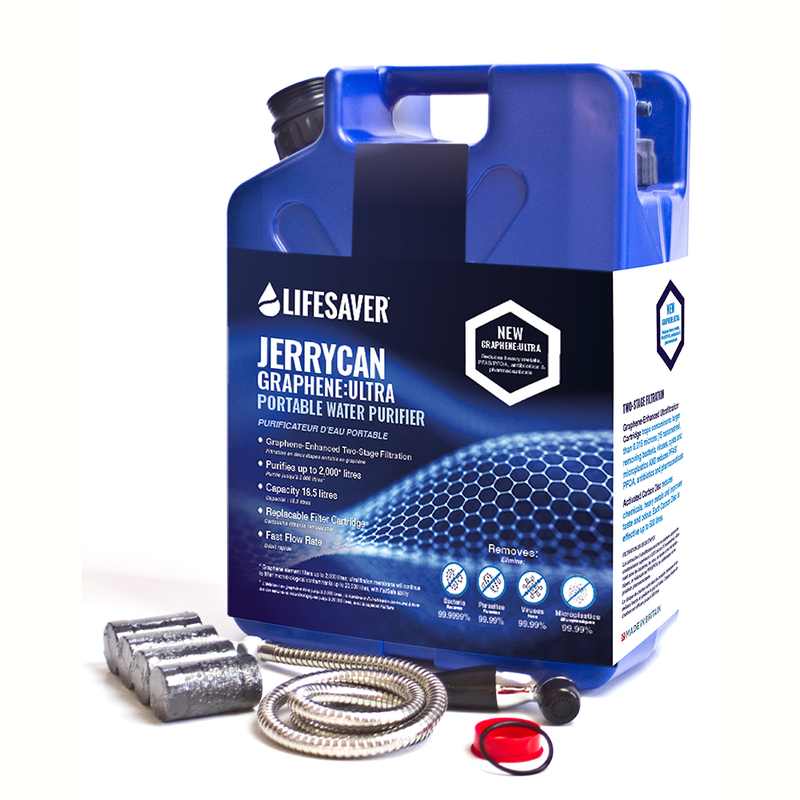 Laden Sie das Bild in Galerie -Viewer, Lifesaver Jerrycan Graphene Ultra portable water purifier with accessories on a white background