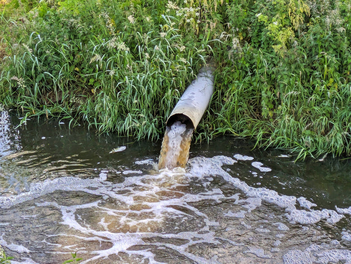 5 Wege, wie Trinkwasser verschmutzt werden kann